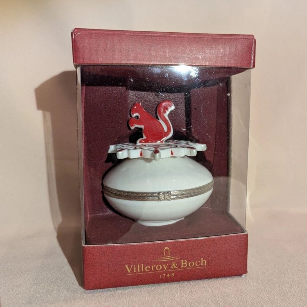 Villeroy & Boch Snowflake Squirrel Snow Treats Hinged Trinket Box- New in Box